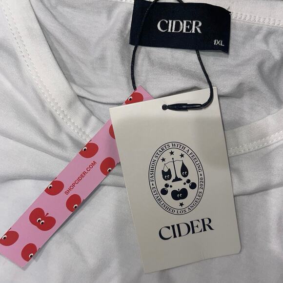 CIDER ROUND NECK WHITE SHORT SLEEVE BODYSUIT PLUS SIZE 1XL NWT - Picture 3 of 6